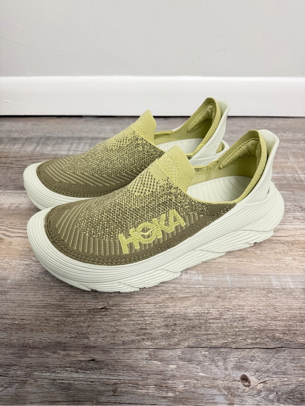 Hoka Unisex Restore TC Slip-On Shoes, Size M12/W13 like NEW🔥